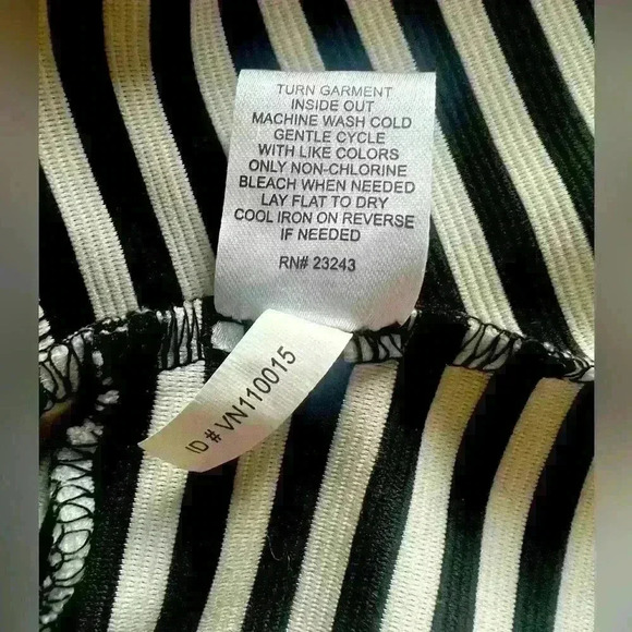 New York & Company Stretch white and black shirt. Size M. NWOT poly/spandex mix - Picture 11 of 14